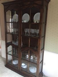 China Cabinet /Curio Cabinet - lit - glass shelves have plate grove