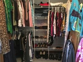 WOMAN'S CLOTHING - LARGE & X LARGE