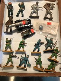 COLLECTIBLE MILITARY FIGURINES