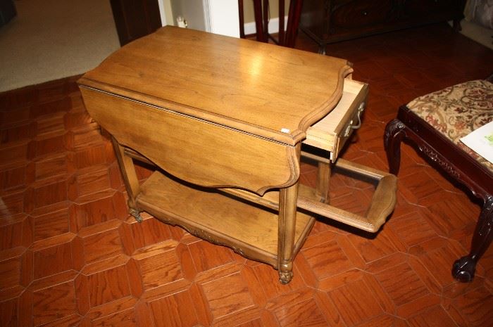 Showing tray and drawer of tea cart