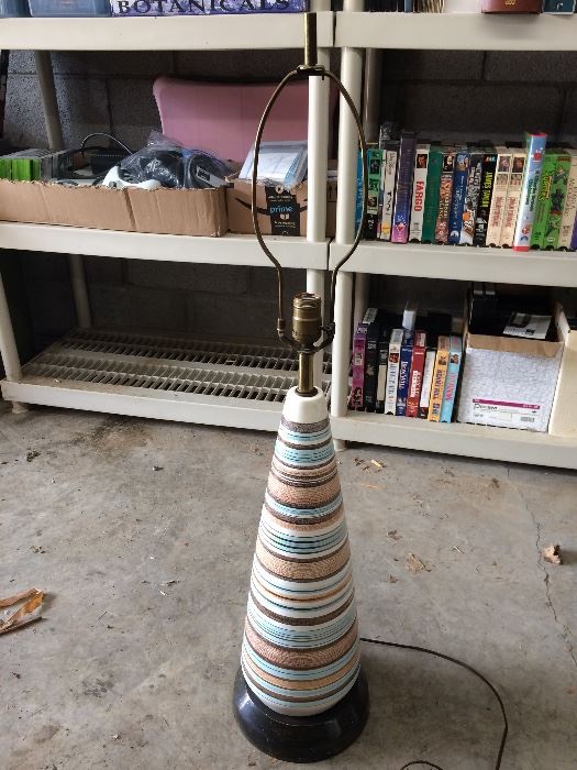 Sascha Brastoff mid century modern lamp. Signed Sascha B. Had art studio in California from 1947-1963