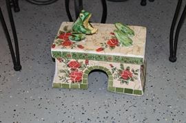 Frog House (among other gardening items)