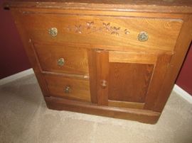ANTIQUE WASHSTAND
