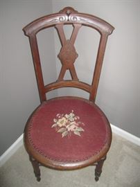 ANTIQUE CHAIR