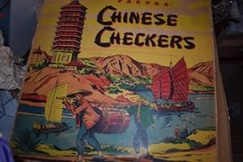 Vintage American made Chinese Checkers ( in mint condition playing metal top )