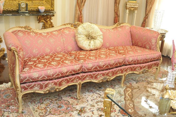 Spectacular sofa - virtually untouched!