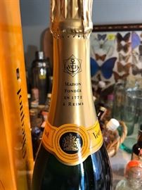 Veuve Clicquot Ponsardin Brut Reims -France  Champagne w/box
