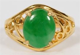 18KT YELLOW GOLD & JADE RING, SIZE 6