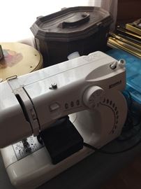 Kenmore Mini Ultra sewing machine
