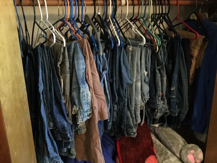 MANY PAIRS OF BLUE JEANS