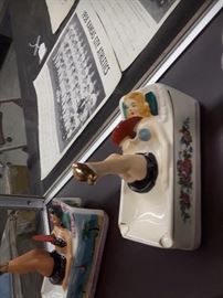 Vintage Art Deco Nodder 