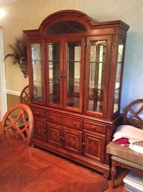 very nice China Cabinet 2pc