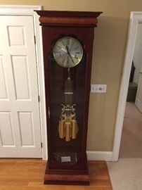 Hentschel Thornbury Grandfather Clock                           Very nice  $550