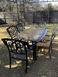 OUTDOOR TABLE W/ 6 CHAIRS
