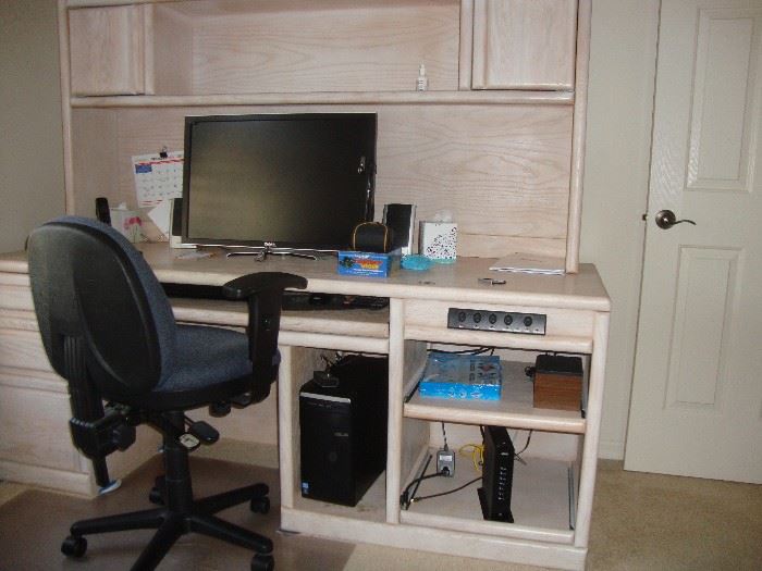 Light wood office desk and hutch