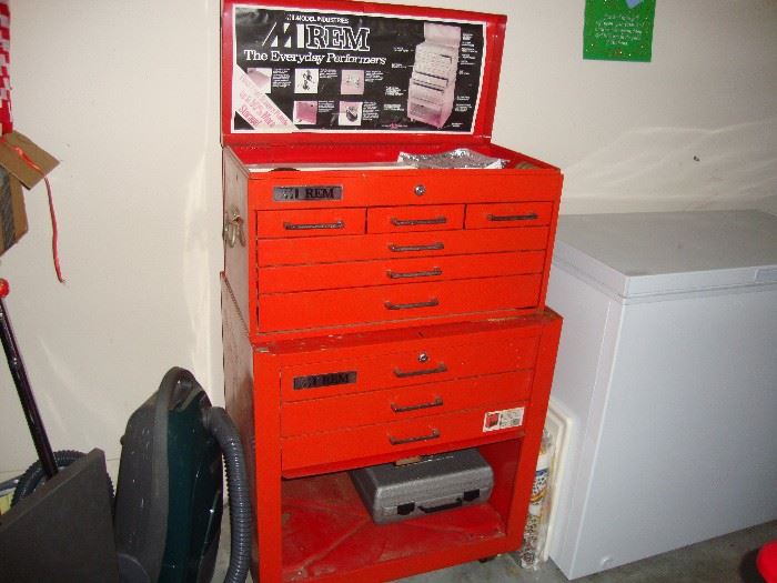 Large tool chest