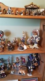 Boyd's Bears and Friends. some with boxes.