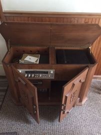 Stero cabinet w/receiver/cassette player/turntable/ 8 track