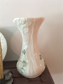 Irish Balleek Daisy Spill Vase