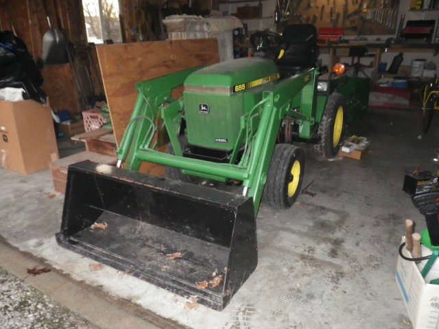 John Deere 655 tractor 