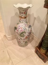 Chinese hand painted large porcelain floor palace vase