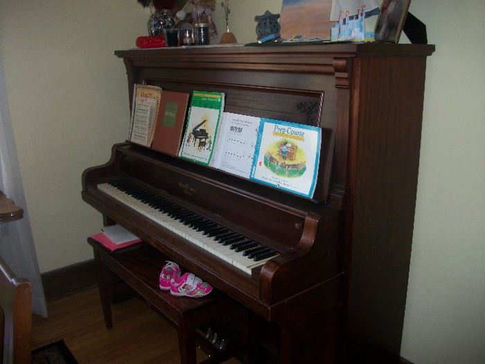upright Shaw Piano