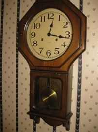 Vintage regulator clock; working