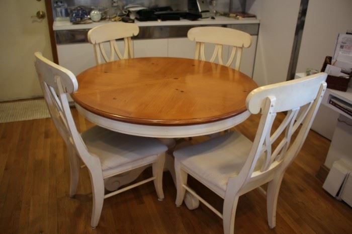 Round Country Kitchen Table with Four Chairs