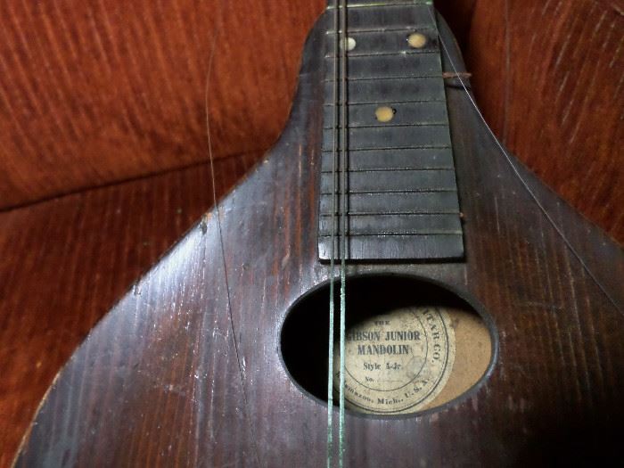 early 1920's Gibson A-Jr mandolin, with the original case