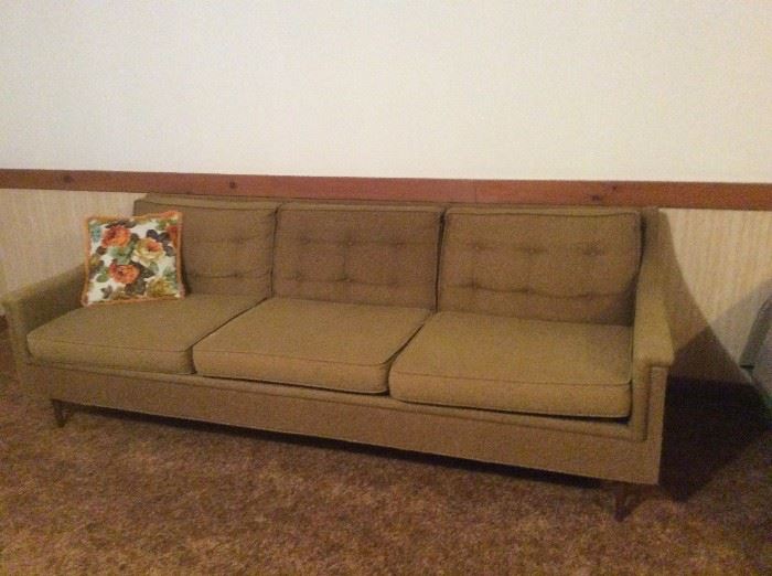 Vintage sofa in excellent condition 