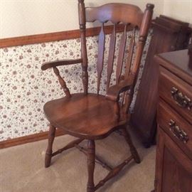 Dining Room Table and chairs with hutch