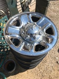 dodge rama factory wheels and center caps,18x8, came off a 2015 model but bits 2004-2018