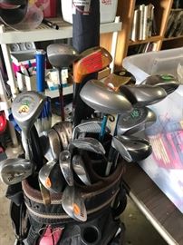 a full golf set plus more! 