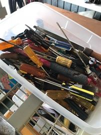 so many screwdrivers 