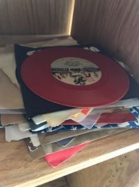 some more 45's, a few Willie Nelson in that pile! 