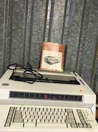 IBM typewriter with manual, works well! 