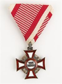  Austria Hungary Military Merit Cross with Box. Provenance: Lifelong Military Medal Collection. Consigned by the private Chicago, IL family of the collector. 
Artist or Maker: Austria Hungary 
Medium: Military Merit Cross 
Provenance: Lifelong Military Medal Collection. Consigned by the private Chicago, IL family of the collector. 