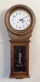 1970's Chiming Clock.  Works great and has a nice chime.