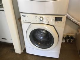 Stack or unstack this washer dryer set - this is the dryer