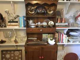 Kitchen & decorating items 