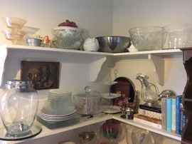 Drink dispenser, serving pieces, punchbowl