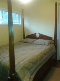 Queen size four poster bed