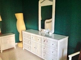 White Wicker Dresser/Mirror w/Glass Top. Excellent Condition.