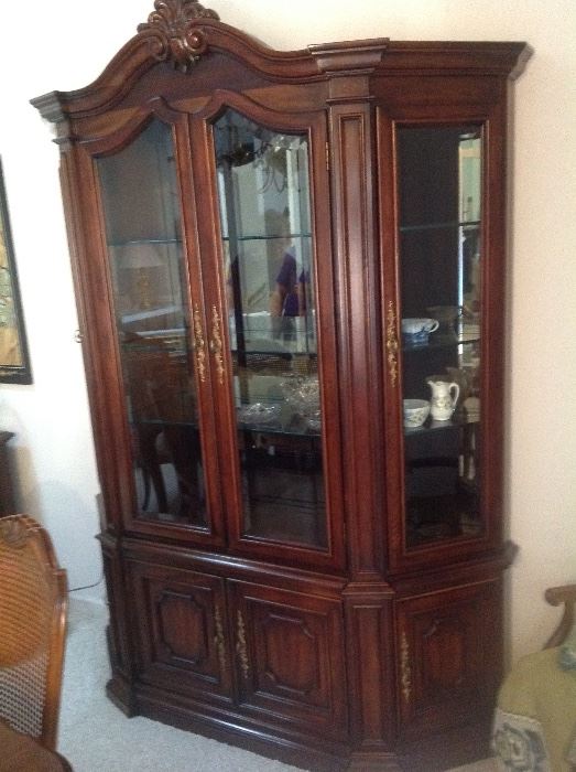 Century China Cabinet. Excellent Condition
