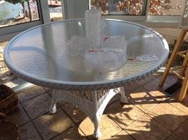 'All-Weather' Wicker Round Table w/ Glass Top.  In excellent condition