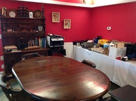 Oval Dining Table & Matching Hutch
