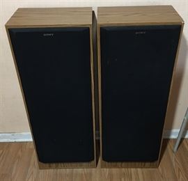 Pair of Sony SS-U311 Tower Floor Speakers 