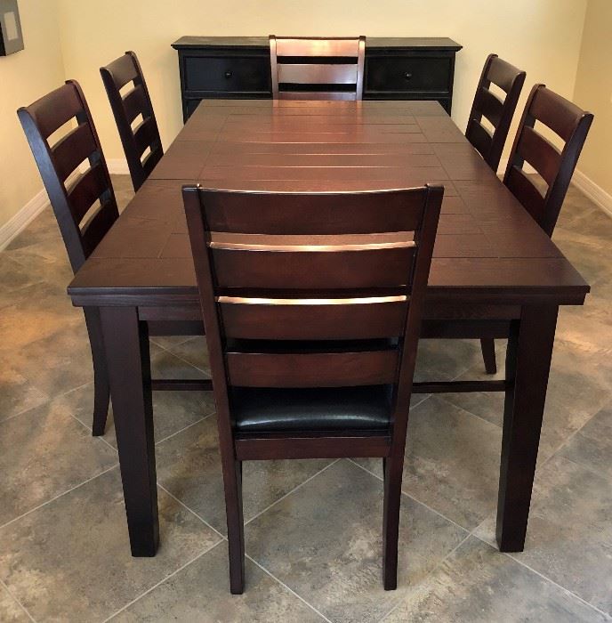 Fabulous Dining Table w Leaf (shown) and 6 Chairs (LIKE NEW) 