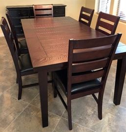 Fabulous Dining Table w Leaf (shown) and 6 Chairs (LIKE NEW)