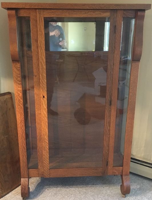 1915 oak empire style china cabinet. Locked...needs a key. Shelves are there.